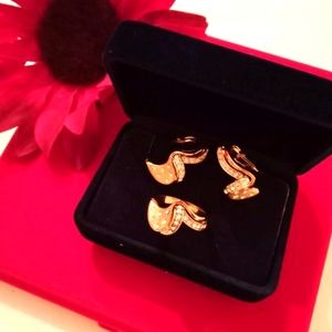 🎁 FREE GIFT INCLUDED 🎁 NWOT Fashion Jewelry Set: Ring and Earrings